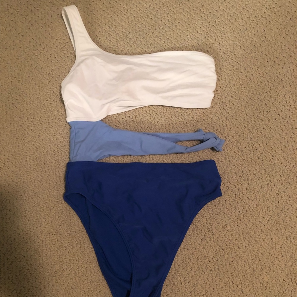 Abercrombie & Fitch Women’s One Piece Bathing Suit
